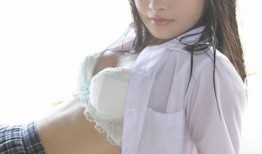 初解罗衫在线观看,穿越时空的时尚之旅