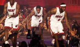 美国媒体爆料詹姆斯视频,揭秘NBA巨星真实一面