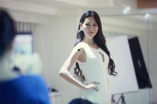 娱乐吃瓜酱女大学生毕业,娱乐吃瓜酱的青春回忆录